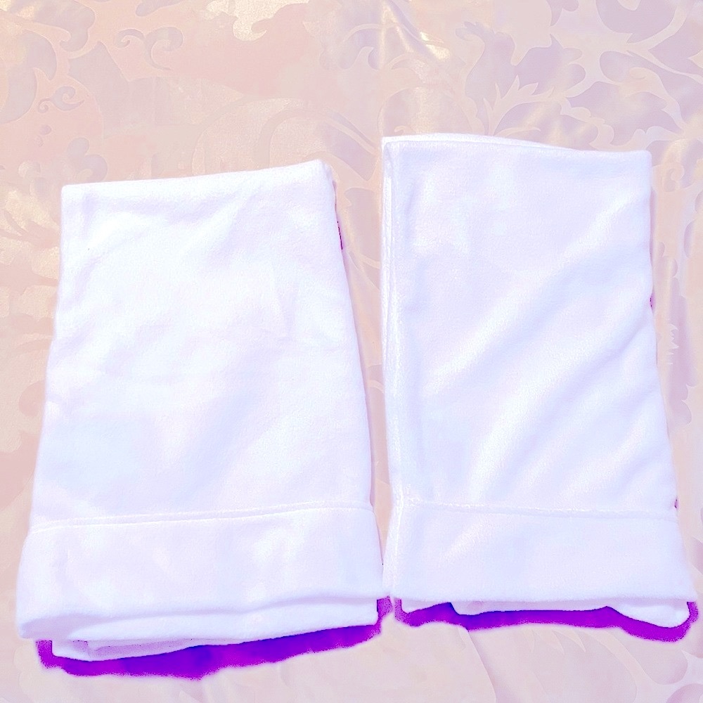 2 Life Comfort Micro Flannel Pillow Cases - New